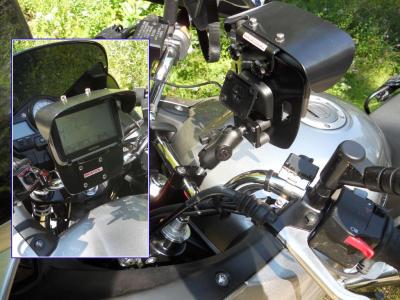 Klick für Originalgröße :TomTom-GO-950_Navi-Halterung_YAMAHA-TDM_RAM_Langel.jpg